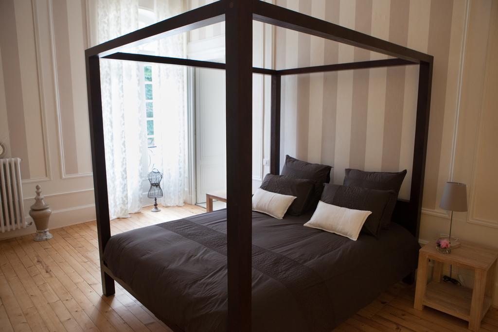 Chambres D'Hotes La Chartreuse Des Eyres Podensac Quarto foto